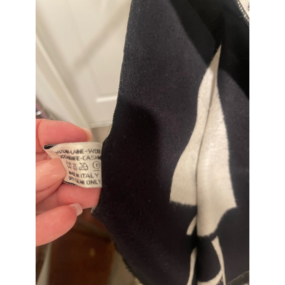 Hermes Scarf Black White - Picture 6 of 7